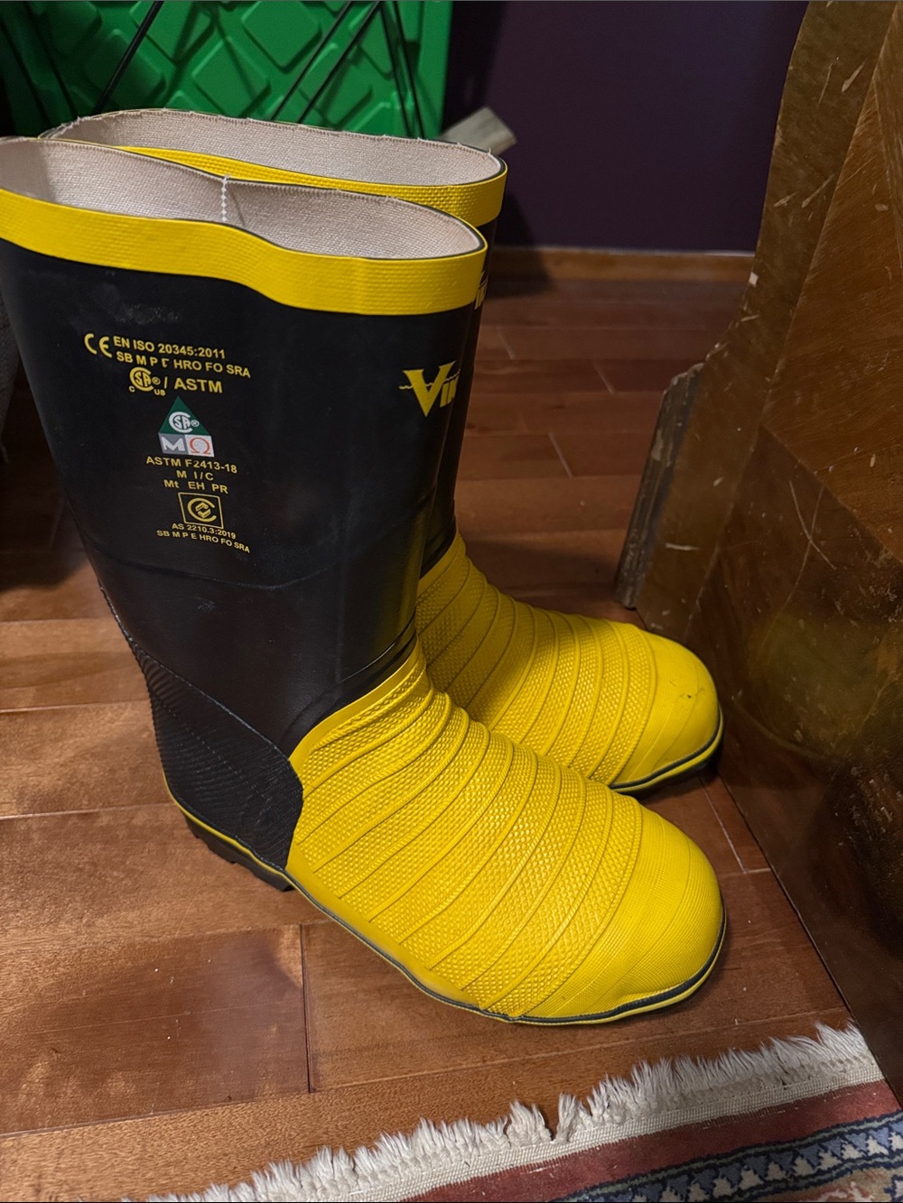Viking CSA steel toe with metatarsal protection Visibility rubber Work Boots